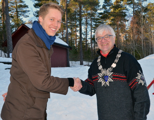 Kjetil Krogstad sammen med ordfører